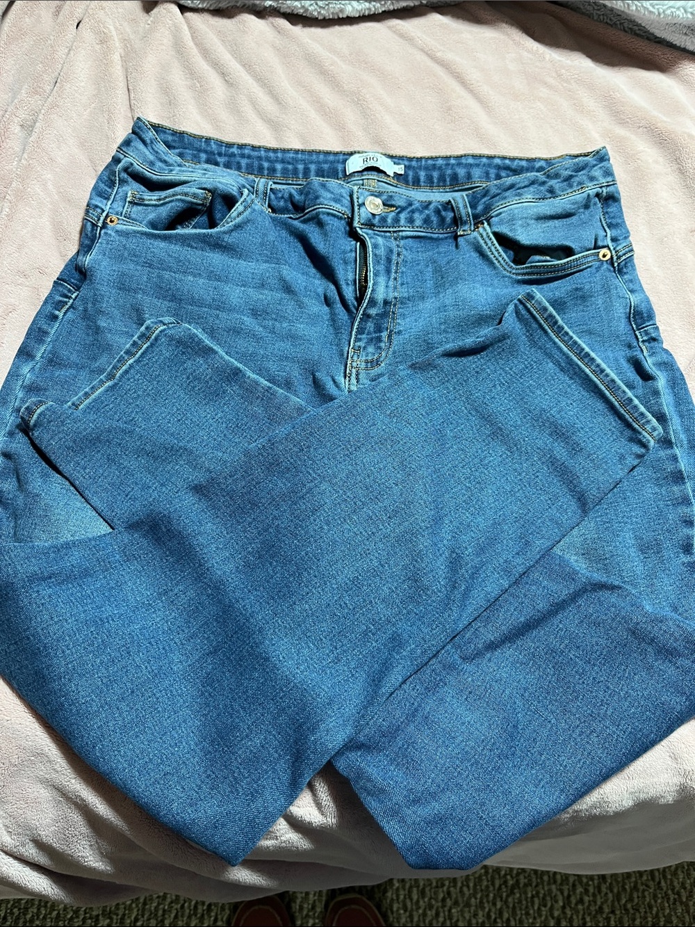 refuge denim Straight-Leg Jeans in Medium Blue